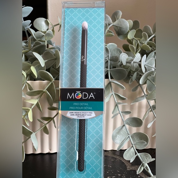 Moda Other - Moda Detail Brush